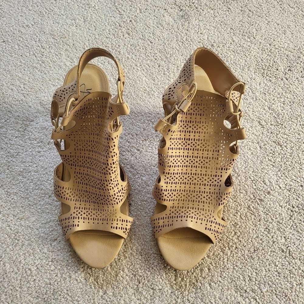 Y. Not Womens Tan Fancy Dress Shoes